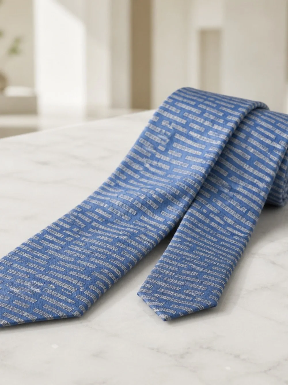 PERLIS Vineyard Vines Street Tiles Iconic New Orleans Patterned Uptown Silk Tie